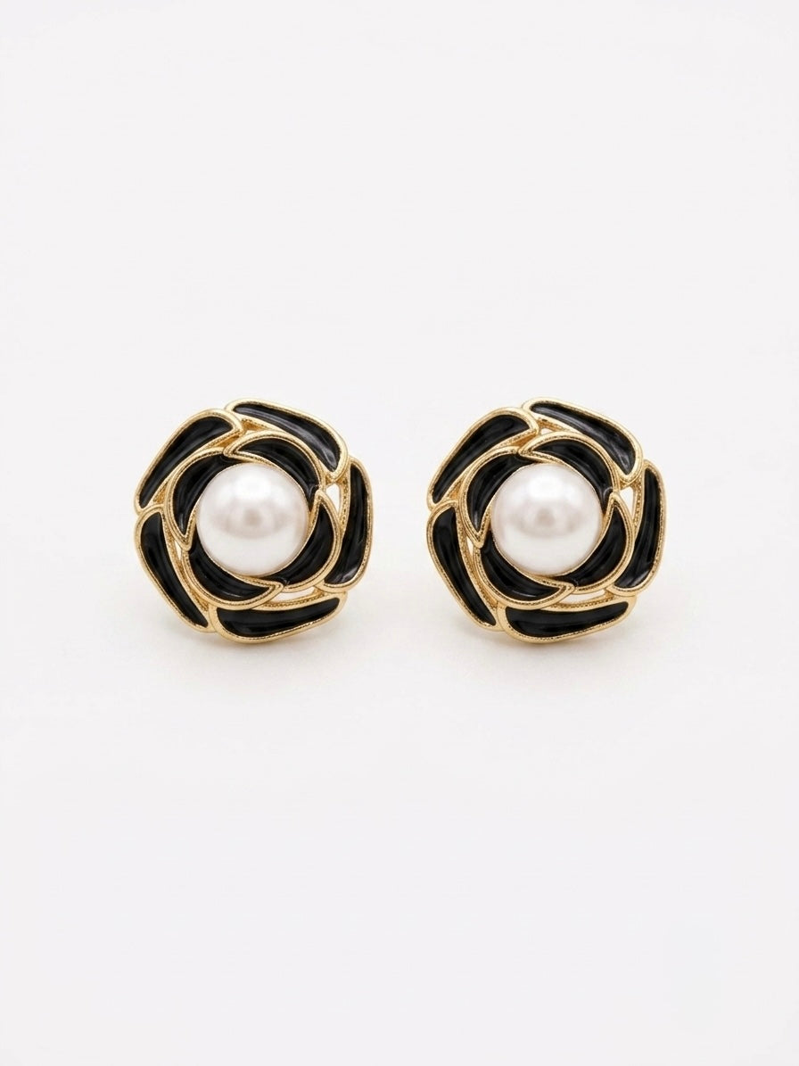 Dark flower freshwater pearl stud earrings