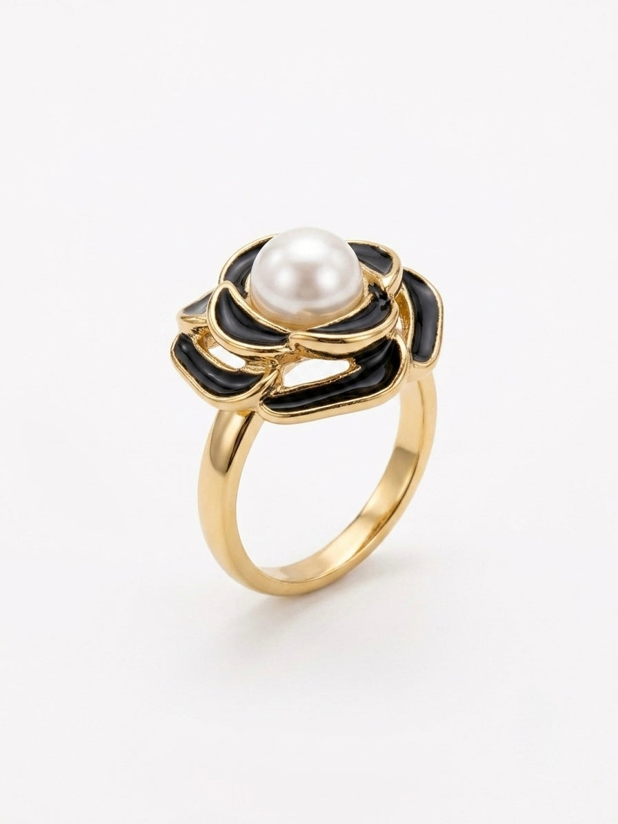 Dark flower freshwater pearl ring