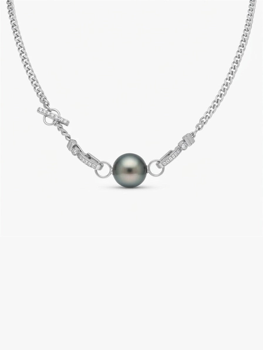 925 silver curb chain necklace with Tahitian pearl on a white background