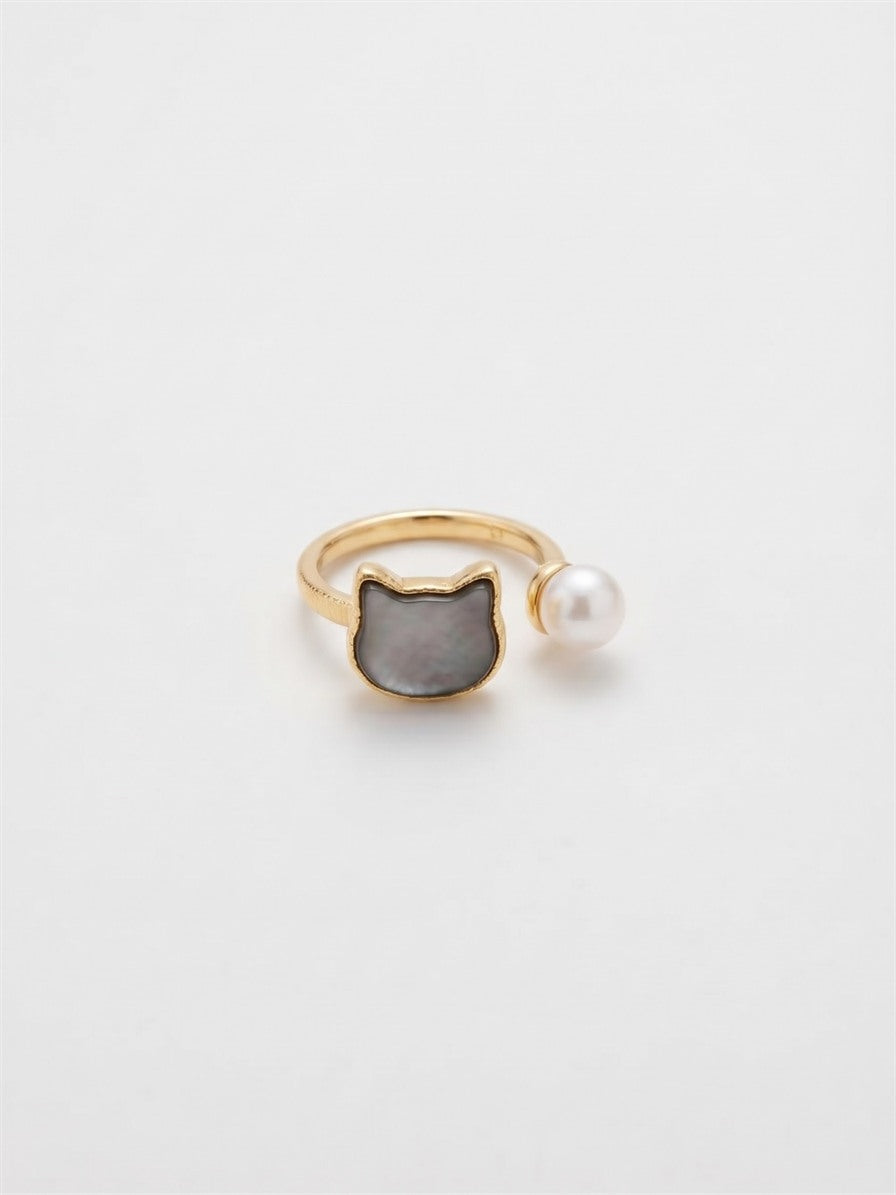 Gold-tone open cat ring with grey inlay and freshwater pearl