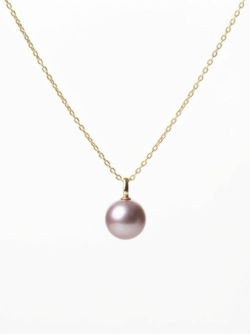Classic lavender pearl pendant necklace in gold-plated 925 silver on a white background