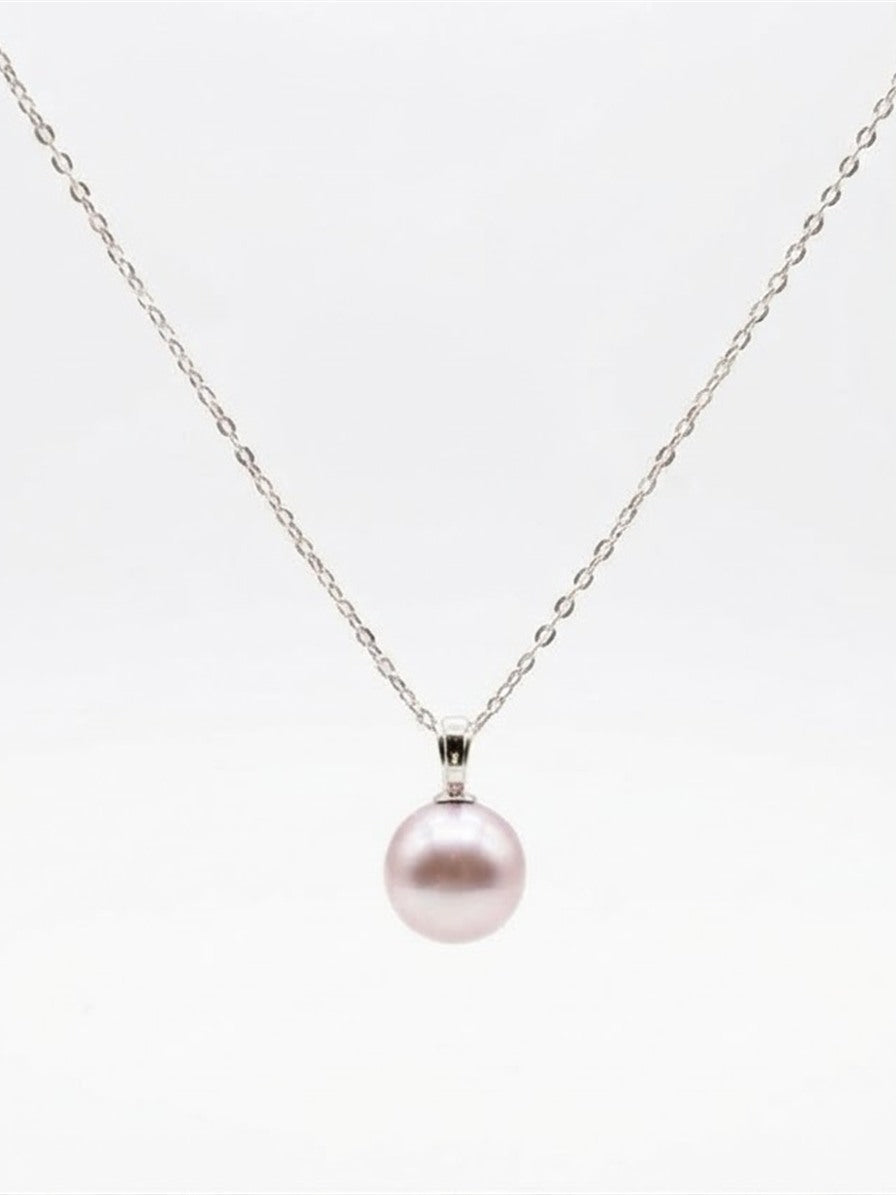 Classic lavender pearl pendant necklace in 925 silver on a white background
