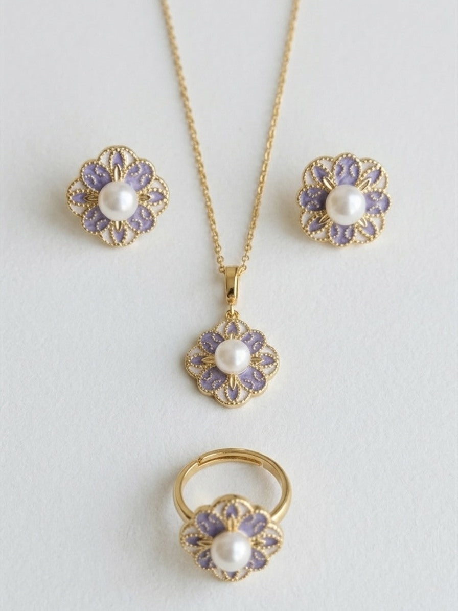 Violet enamel flower freshwater pearl set: pendant necklace, stud earrings and ring in gold tone