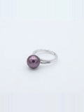 Violet pearl split pavé ring in 925 silver on a white background
